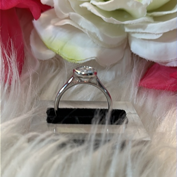 Inlaid Zirconia Diamond Set Ring NEW! - Picture 9 of 10